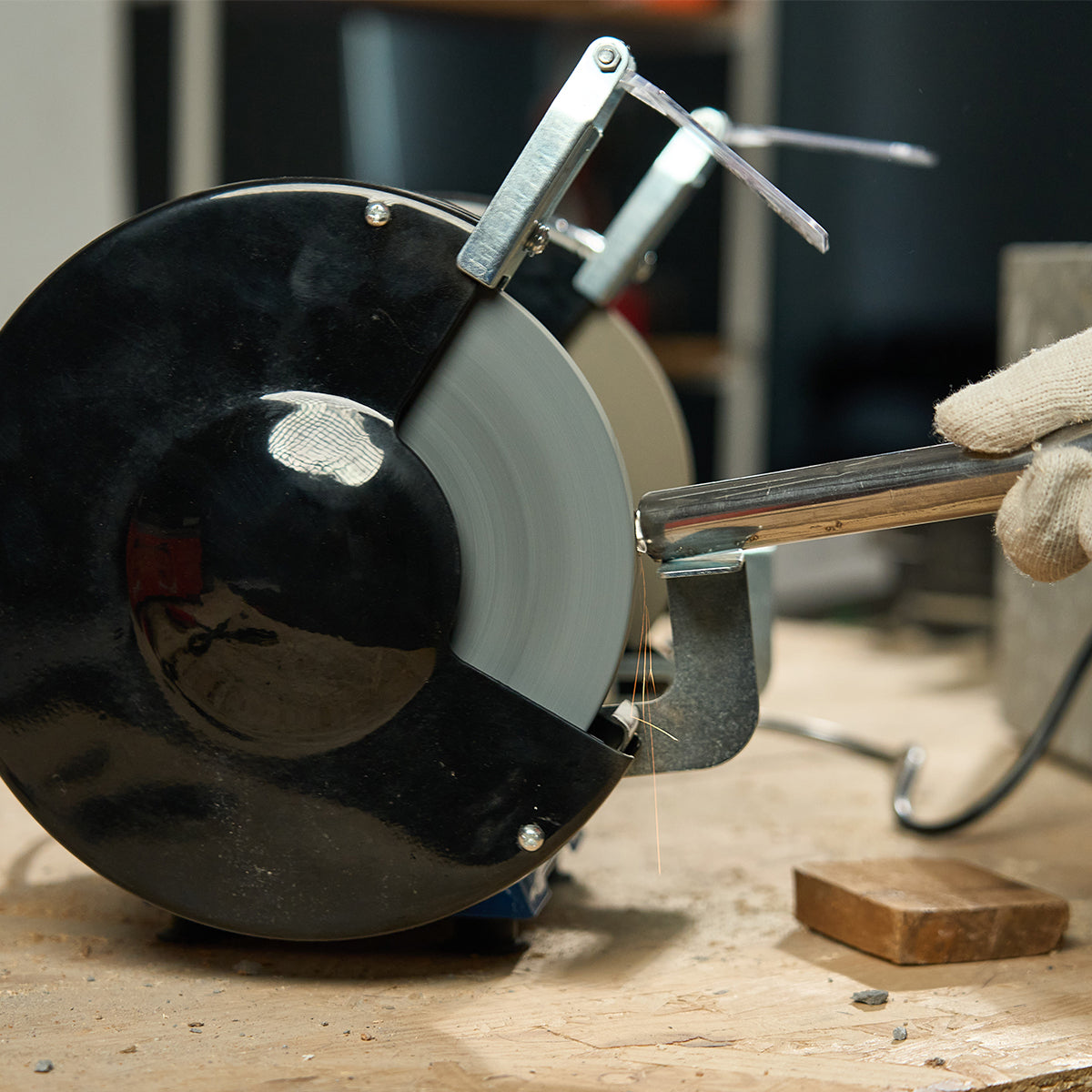 Amoladora de banco de 8" 480W DEWINNER